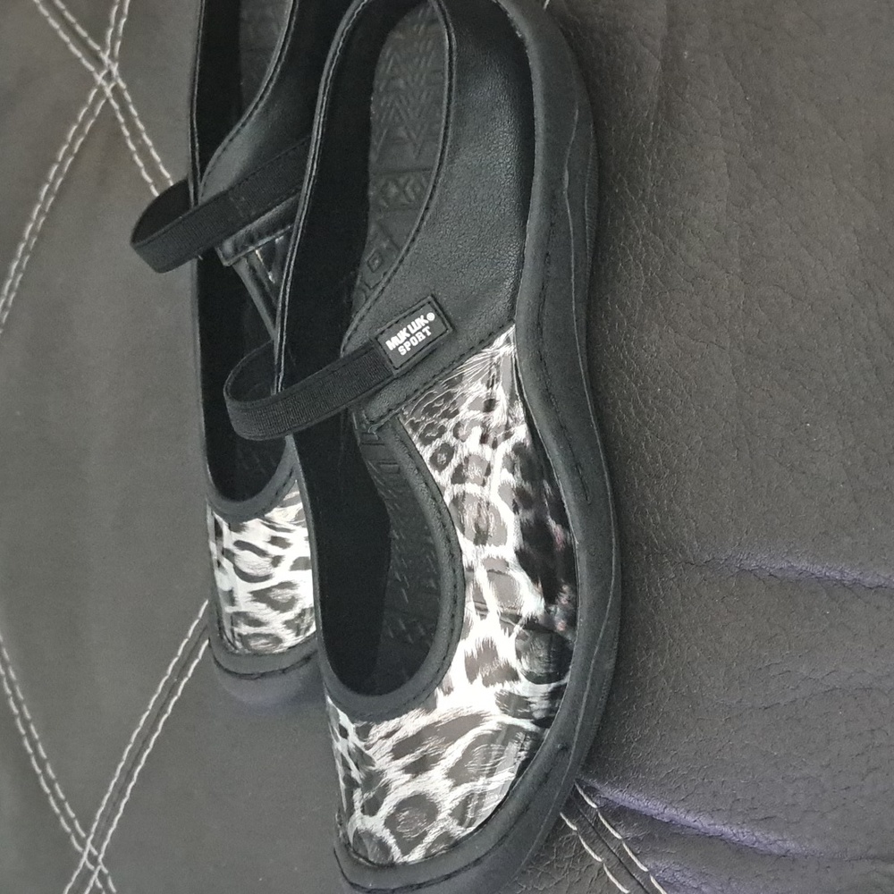 New muk luks slip on shoes / clogs